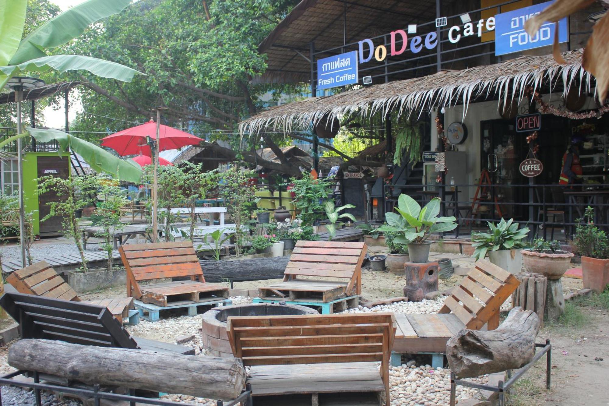 Do Dee Cafe Bangkok Hostel Exterior foto